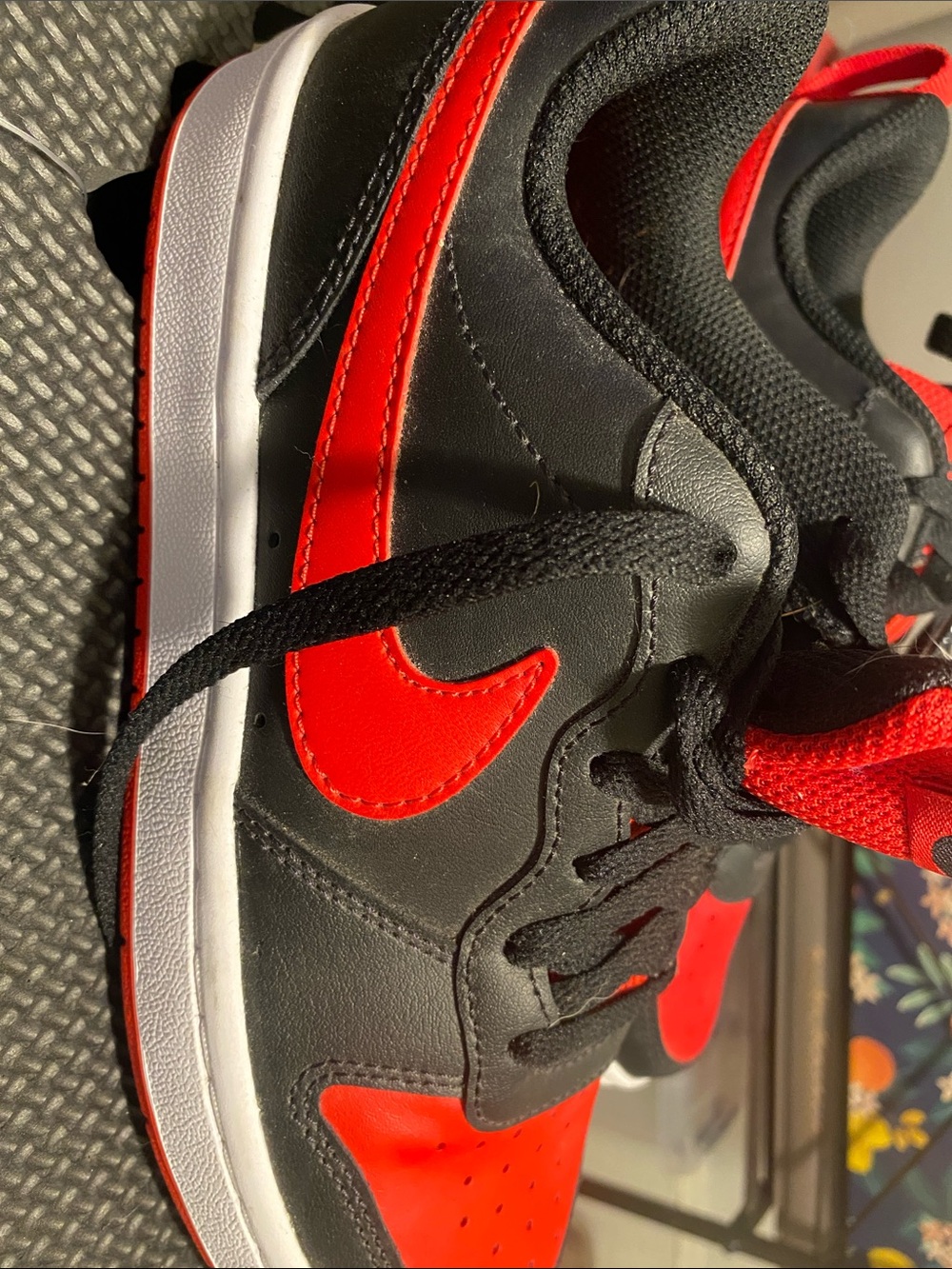 Nike Kids Red and Black Low-Top Sneakers with White Sole
